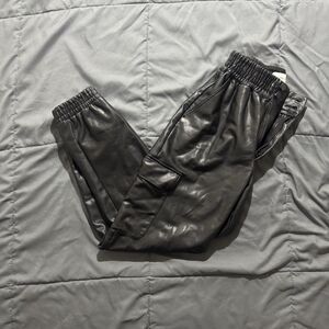 Women’s XS Abercrombie & Fitch Vegan Leather Joggers Black Stretch Waist Cargo